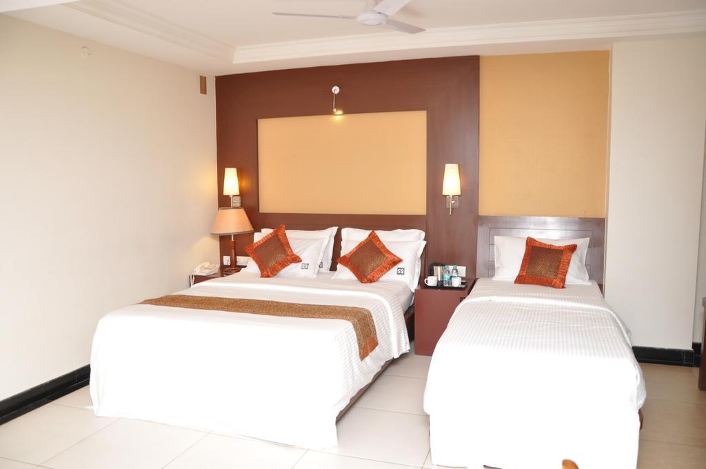 Hotel Shaans Tiruchirappalli Bilik gambar