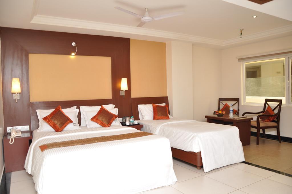 Hotel Shaans Tiruchirappalli Bilik gambar