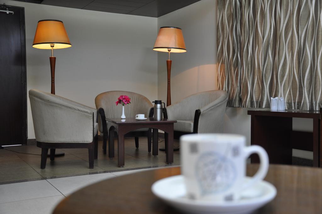 Hotel Shaans Tiruchirappalli Bilik gambar